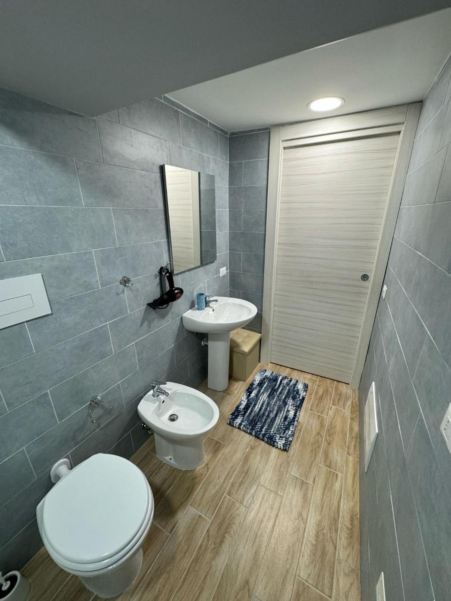 Appartement Spezzano House à Naples Extérieur photo