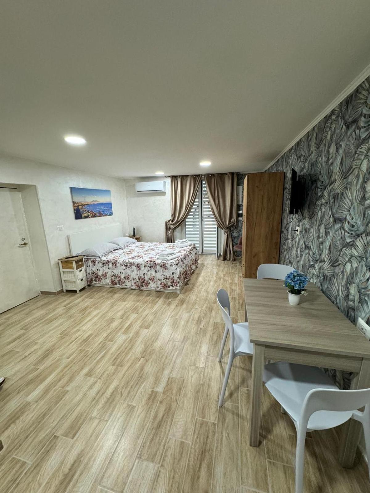 Appartement Spezzano House à Naples Extérieur photo